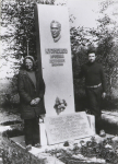 Дочь и внук А.П. Кузнецова (А.Любомудрова и Д.Любомудров), в 1995 году на разъезде Кузнецовский